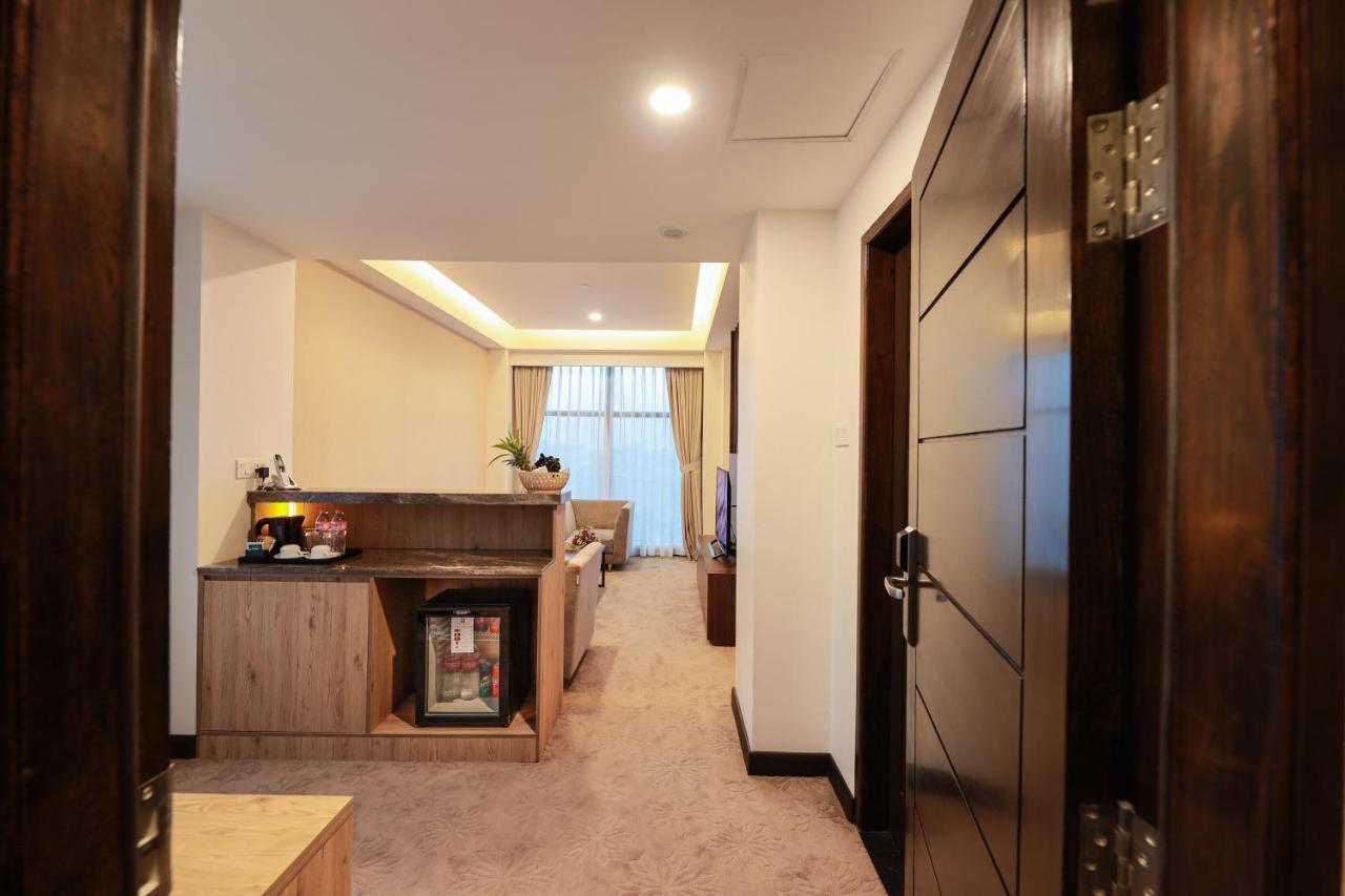 Hlaine Tet Hotel Yangon Dış mekan fotoğraf