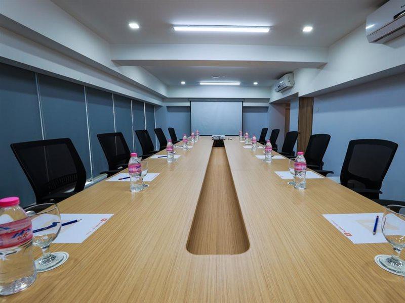 Hlaine Tet Hotel Yangon Dış mekan fotoğraf