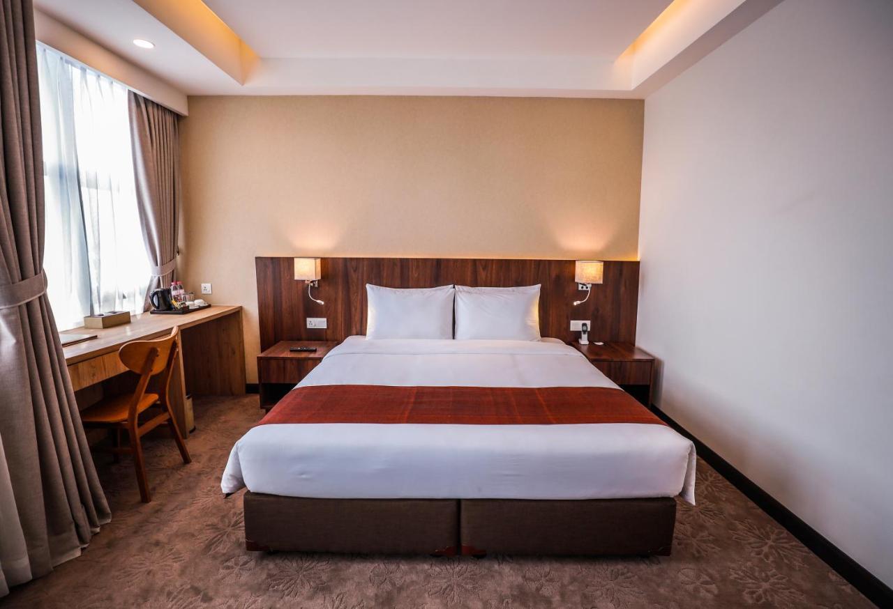 Hlaine Tet Hotel Yangon Dış mekan fotoğraf
